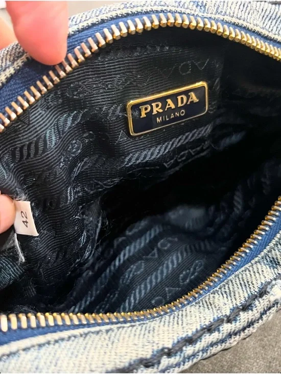 Prada bag - Picture 8 of 11